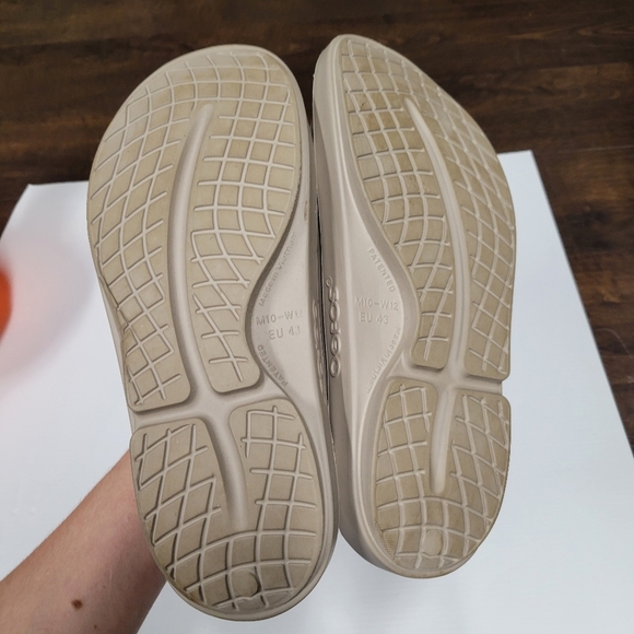 OOFOS OOahh Recovery Slides Nomad Tan Brown Mens 10 Womens 11 main image 4